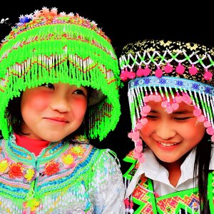 Ten tac pham -Sac mau H'Mong